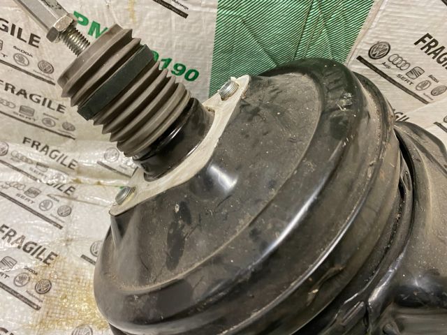 bontott AUDI A4 B8 Fékrásegítő