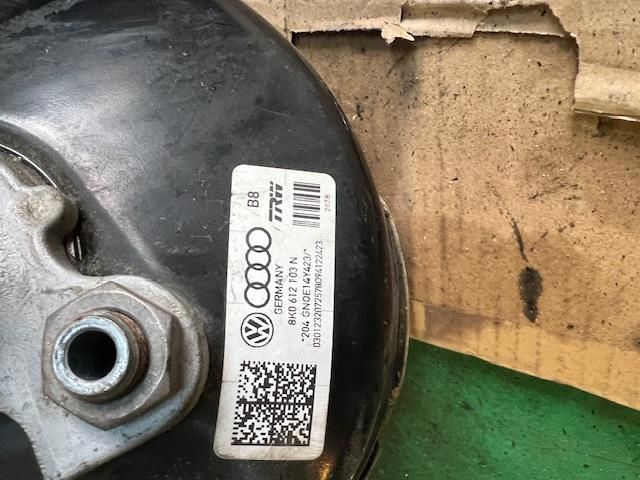 bontott AUDI A4 B8 Fékrásegítő