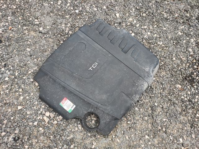 bontott AUDI A4 B8 Felső Motorburkolat