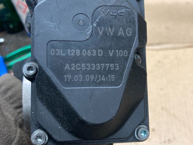 bontott AUDI A4 B8 Fojtószelep (Elektromos)