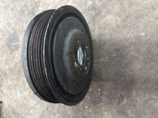 bontott AUDI A4 B8 Főtengely Szíjtárcsa