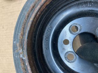 bontott AUDI A4 B8 Főtengely Szíjtárcsa