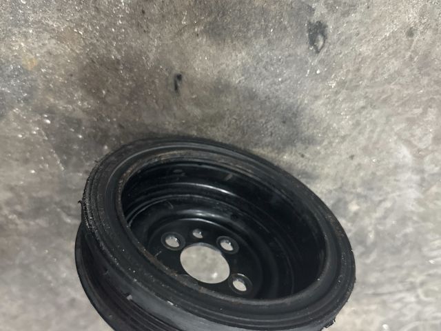 bontott AUDI A4 B8 Főtengely Szíjtárcsa