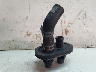 bontott AUDI A4 B8 Fűtőradiátor Vízcső Felső