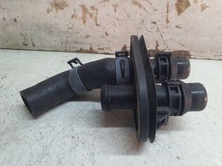 bontott AUDI A4 B8 Fűtőradiátor Vízcső Felső