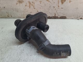 bontott AUDI A4 B8 Fűtőradiátor Vízcső Felső