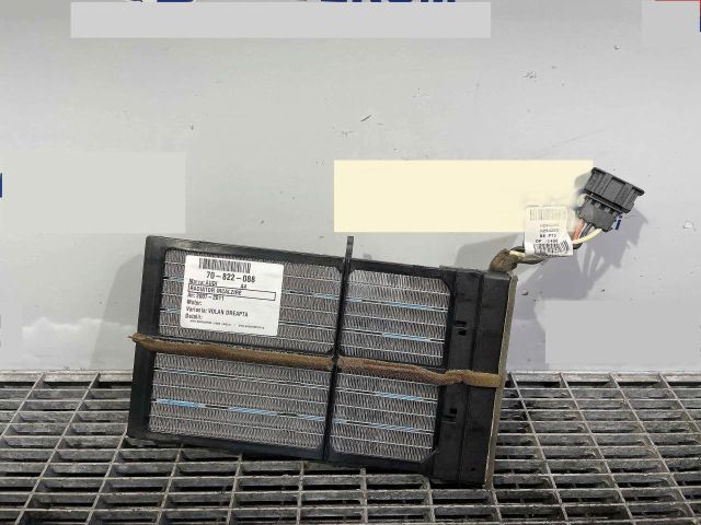 bontott AUDI A4 B8 Fűtőradiátor