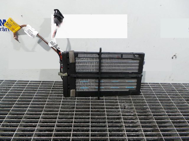 bontott AUDI A4 B8 Fűtőradiátor