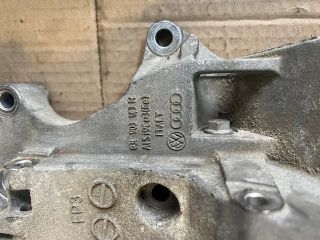 bontott AUDI A4 B8 Generátor Tartó Bak