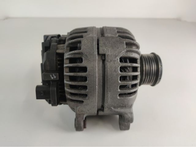 bontott AUDI A4 B8 Generátor