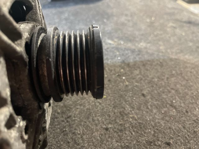 bontott AUDI A4 B8 Generátor