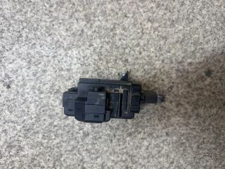 bontott AUDI A4 B8 Gyújtáskapcsoló Házzal