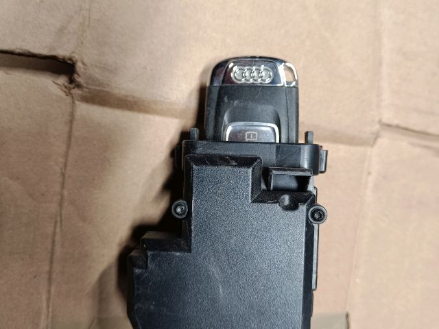 bontott AUDI A4 B8 Gyújtáskapcsoló Házzal