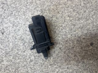 bontott AUDI A4 B8 Gyújtáskapcsoló Házzal