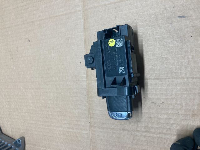 bontott AUDI A4 B8 Gyújtáskapcsoló