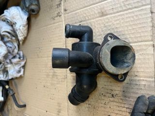 bontott AUDI A4 B8 Hengerfej Vízkivezető