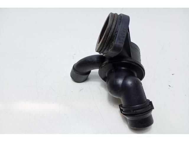 bontott AUDI A4 B8 Hengerfej Vízkivezető