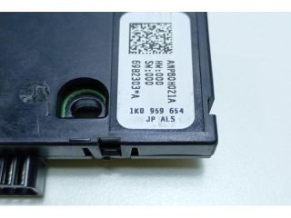 bontott AUDI A4 B8 Jeladó (Magában)