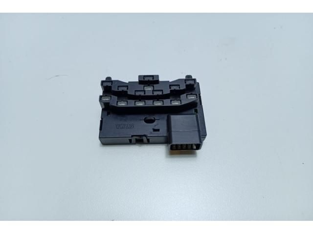 bontott AUDI A4 B8 Jeladó (Magában)