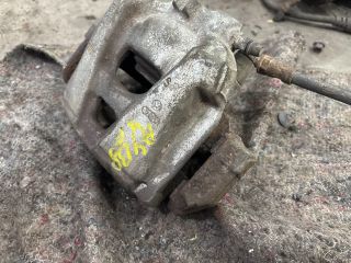 bontott AUDI A4 B8 Jobb első Féknyereg Munkahengerrel