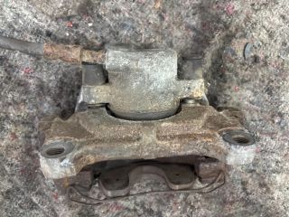 bontott AUDI A4 B8 Jobb első Féknyereg Munkahengerrel