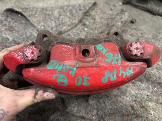 bontott AUDI A4 B8 Jobb első Féknyereg Munkahengerrel