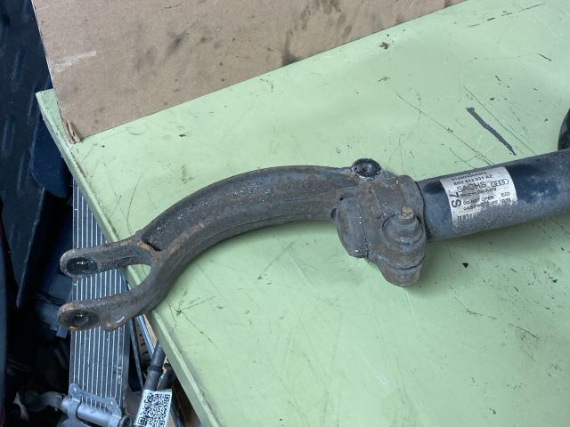 bontott AUDI A4 B8 Jobb első Lengéscsillapító