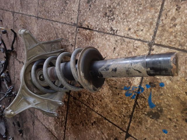 bontott AUDI A4 B8 Jobb első Lengéscsillapító