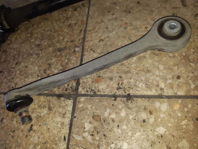 bontott AUDI A4 B8 Jobb első Lengőkar