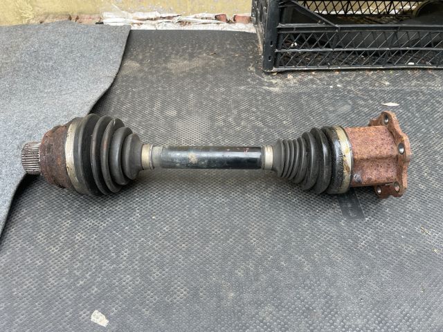 bontott AUDI A4 B8 Jobb Féltengely