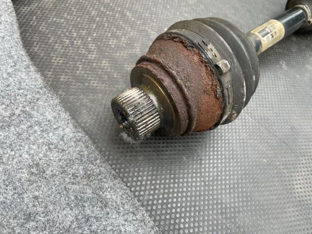 bontott AUDI A4 B8 Jobb Féltengely