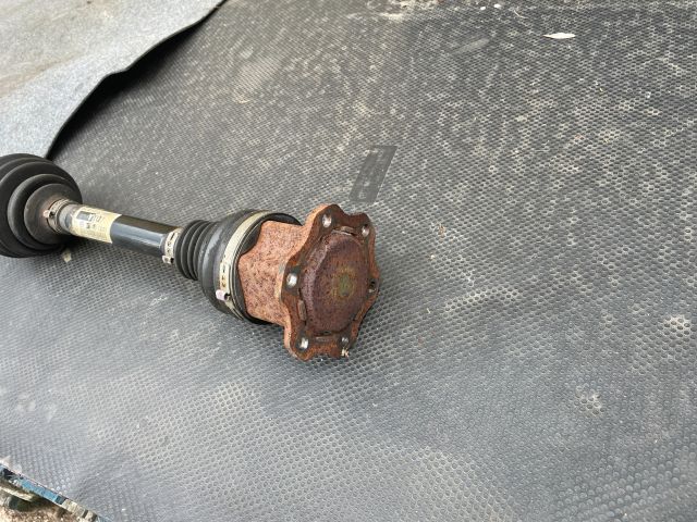 bontott AUDI A4 B8 Jobb Féltengely