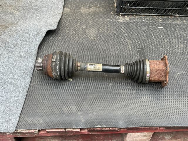 bontott AUDI A4 B8 Jobb Féltengely