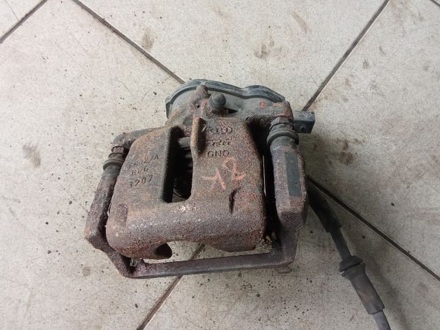 bontott AUDI A4 B8 Jobb hátsó Féknyereg Munkahengerrel