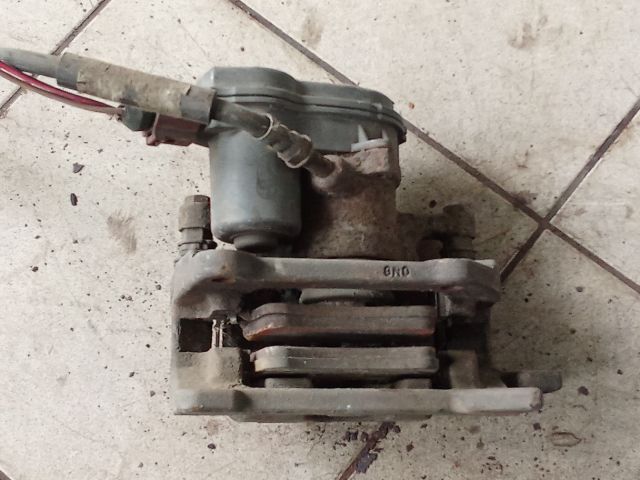 bontott AUDI A4 B8 Jobb hátsó Féknyereg Munkahengerrel