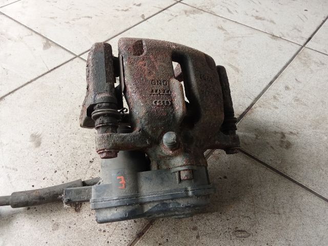 bontott AUDI A4 B8 Jobb hátsó Féknyereg Munkahengerrel