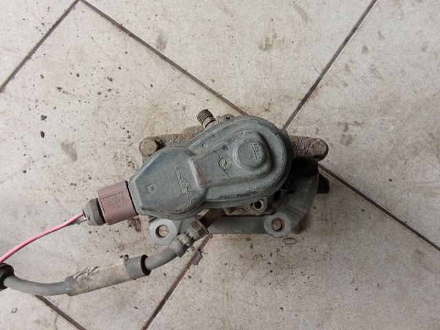 bontott AUDI A4 B8 Jobb hátsó Féknyereg Munkahengerrel