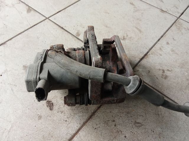 bontott AUDI A4 B8 Jobb hátsó Féknyereg Munkahengerrel