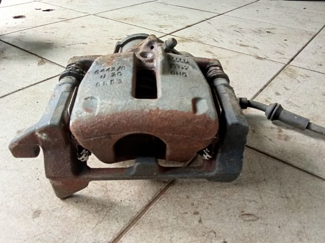 bontott AUDI A4 B8 Jobb hátsó Féknyereg Munkahengerrel