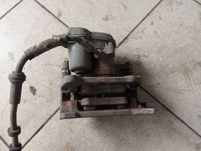 bontott AUDI A4 B8 Jobb hátsó Féknyereg Munkahengerrel