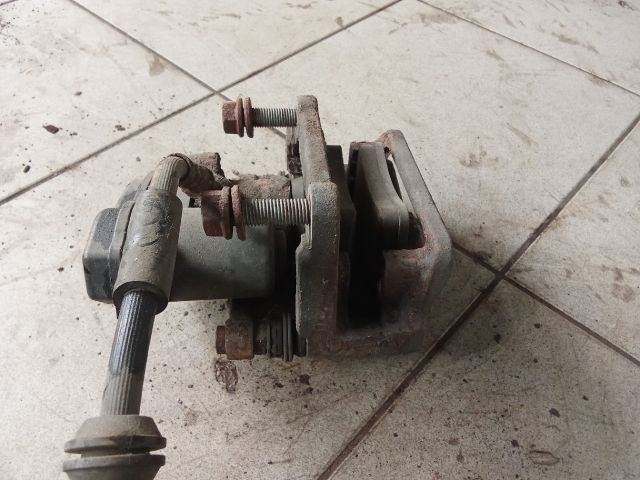 bontott AUDI A4 B8 Jobb hátsó Féknyereg Munkahengerrel