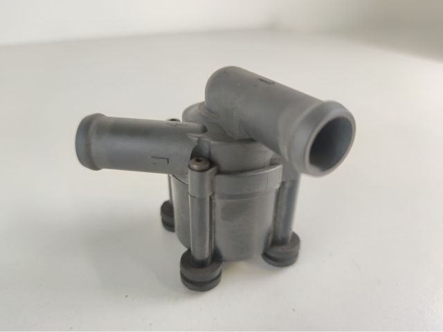 bontott AUDI A4 B8 Kiegészítő Vízszivattyú