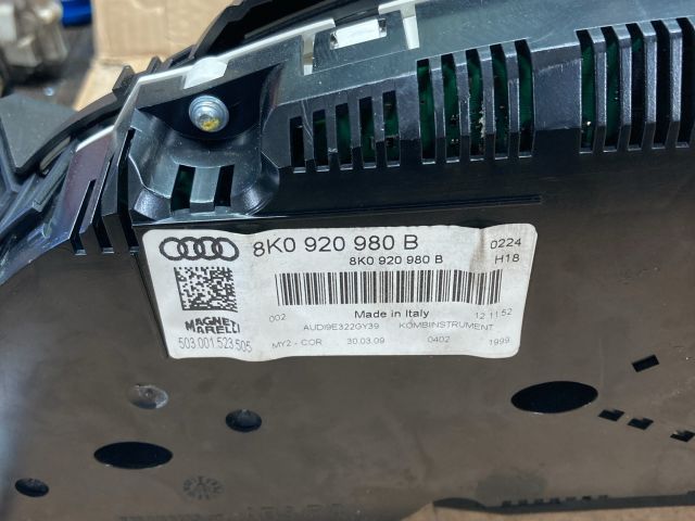 bontott AUDI A4 B8 Kilométeróra