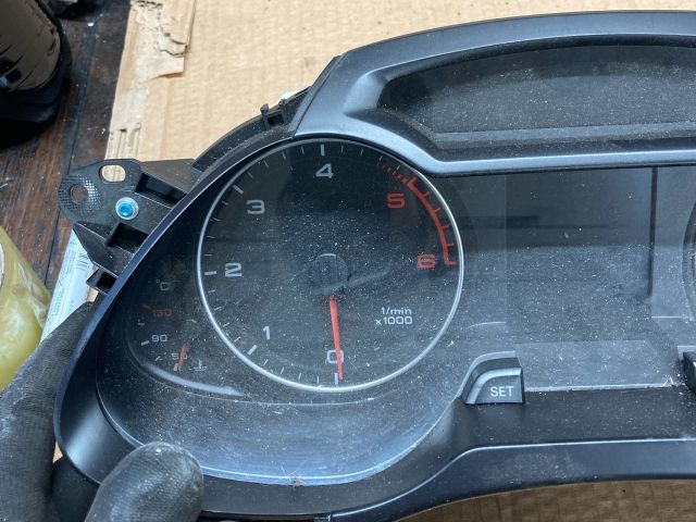 bontott AUDI A4 B8 Kilométeróra