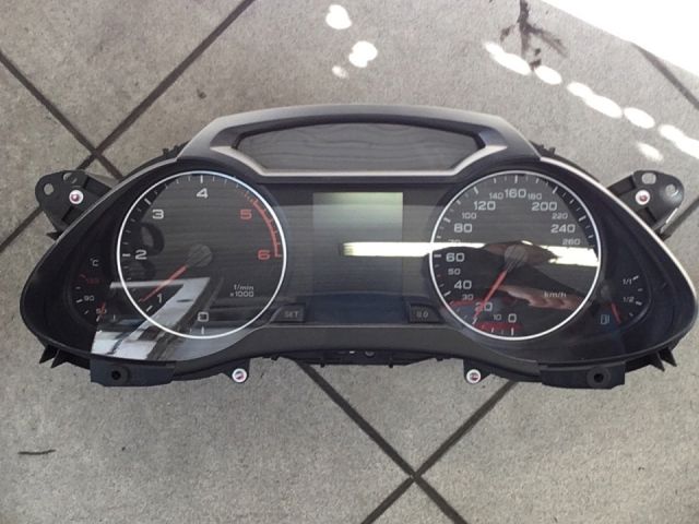 bontott AUDI A4 B8 Kilométeróra