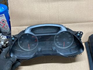 bontott AUDI A4 B8 Kilométeróra