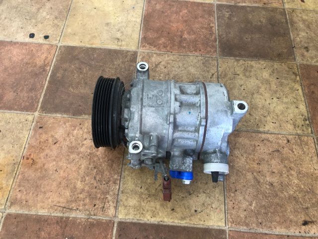 bontott AUDI A4 B8 Klímakompresszor