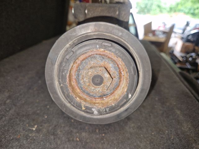 bontott AUDI A4 B8 Klímakompresszor