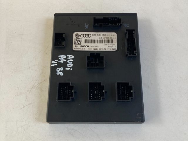 bontott AUDI A4 B8 Komfort Elektronika