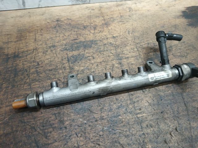 bontott AUDI A4 B8 Közösnyomócső